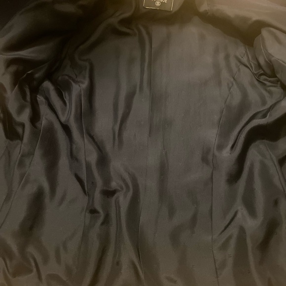 Vintage Chanel navy wool blazer - Picture 3 of 16